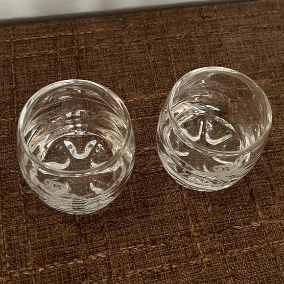 2 Crown Royal vintage shot glasses - Picture 7 of 7